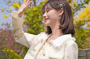 Light luxury and elegance, customize your romantic outfit, w